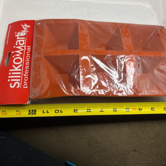 NEW Silikomart SiloconFLEX Professional Non-Stick (6) Pyramid Silicone Mold - Picture 2 of 7